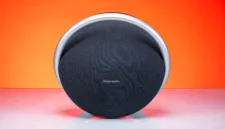HARMAN menghapus lebih dari 500 ribu tautan produk JBL palsu di Asia Pasifik sepanjang 2025.