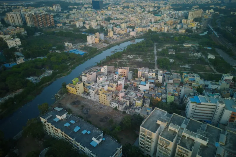 Peralatan kantor irigasi di Telangana yang disita pengadilan akibat sengketa kanal 1983.