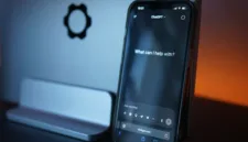 Pemilik iPhone di Amerika Serikat kini dapat mengajukan klaim ganti rugi terkait sengketa fitur Siri senilai USD 250 juta.