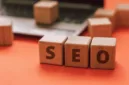Optimasi local SEO memegang peranan krusial dalam meningkatkan visibilitas dan branding bisnis di komunitas terdekat.