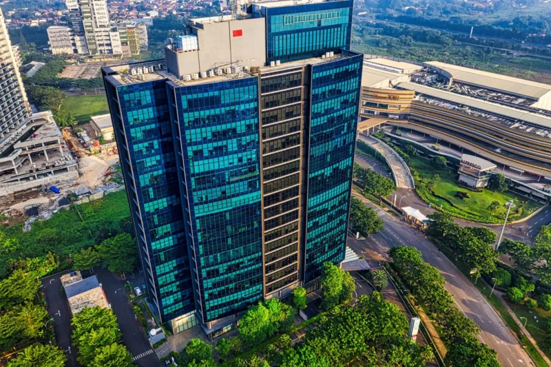 Gubernur Banten Andra Soni berbicara dalam rapat pembahasan Corporate University ASN di Serang.