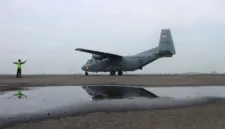 Prajurit TNI dikerahkan untuk mempercepat penanganan dan pembersihan material pascabanjir bandang di Kabupaten Solok.