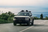Test Drive BAIC T1 — Mobil BAIC T1 melaju dalam uji jalan jarak jauh rute Tangerang-Bandung untuk menguji kenyamanan suspensi