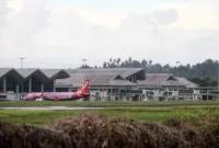 Kreator Difabel ATC Widyatama — Lukisan karya kreator difabel Maulana Yusuf As-Shauqi dipamerkan di Bandara Husein Sastranegara Bandung.