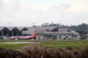 Bandara Soekarno-Hatta ditutup sementara akibat dampak erupsi Gunung Anak Krakatau demi keselamatan penerbangan.