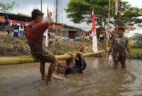 Asep Hendra Bakti alias Kang Ahe memberikan keterangan pers terkait Musda Golkar Garut.
