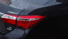Toyota Corolla Altis V 2015 tetap menjadi pilihan sedan premium yang tangguh dan ekonomis di pasar mobil bekas.