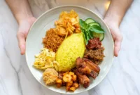 kuliner legendaris Indonesia — Berbagai hidangan kuliner legendaris Nusantara yang kaya akan rempah dan cita rasa khas daerah