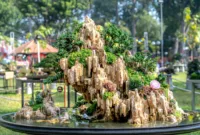 Kesalahan Membuat Taman — Ilustrasi taman rumah minimalis yang asri dengan berbagai tanaman hijau