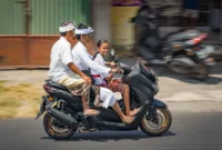 ukuran ban yamaha nmax — Ilustrasi Yamaha NMAX 2026 untuk pembahasan ukuran ban depan dan belakang serta tips pemilihannya.