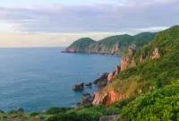 Korea Utara Tembakkan Proyektil — Uji coba peluncuran rudal oleh militer Korea Utara ke arah laut lepas.