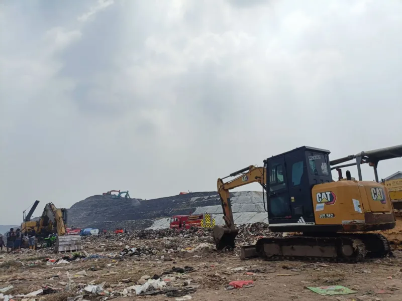 Kasus Ijon Proyek Bekasi — Aktivis AKHERA mendesak KPK tuntaskan kasus korupsi proyek WC Sultan Bekasi.