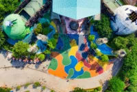 Sulu Wo(u)nderland Wisata — Instalasi seni imersif Sulu in Wo(u)nderland karya Arkiv Vilmansa di galeri Hompimplay Bandung