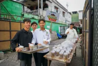 Kuliner Gratis Kemenag Semarang — Deretan meja saji kuliner gratis di Kantor Kemenag Kota Semarang untuk MTQ Nasional 2026