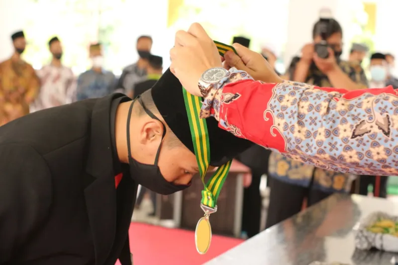 Bupati Sumedang Dony Ahmad Munir dikukuhkan sebagai Anggota Kehormatan Makom Albab.