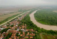 Pemkab Sumedang Prioritaskan — Rapat koordinasi daring Pemkab Sumedang membahas mitigasi bencana musim hujan.