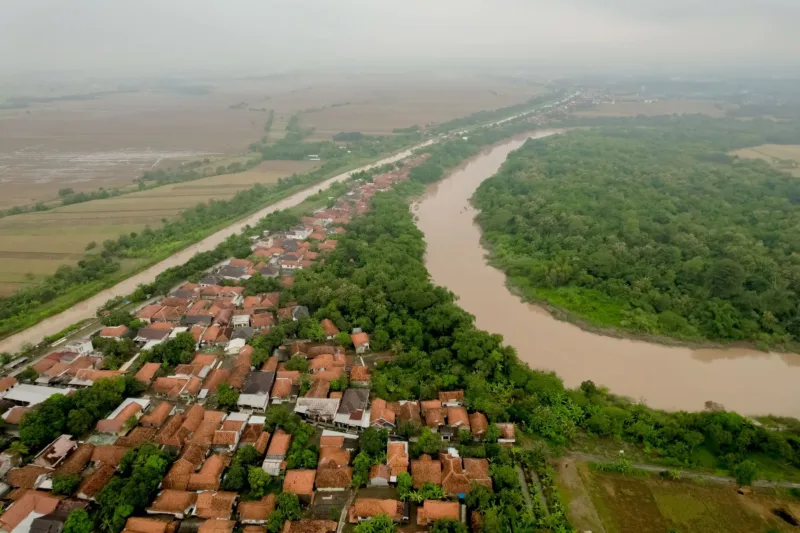 Pemkab Sumedang Prioritaskan — Rapat koordinasi daring Pemkab Sumedang membahas mitigasi bencana musim hujan.