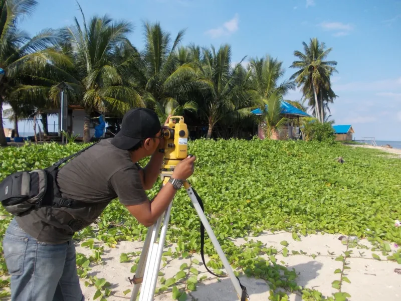 Kegiatan survei seismik lepas pantai Elnusa di perairan selatan Jawa.