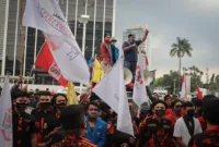 BaraJP Bantah Isu — Ketua Umum BaraJP, Willem Frans Ansnay, memberikan keterangan pers terkait hubungan Jokowi dan Prabowo.