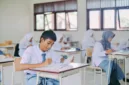 Aktivis JNW Aji Nur Prasetyo mengkritisi kebijakan imbauan donasi di sekolah yang dinilai membebani orang tua murid.