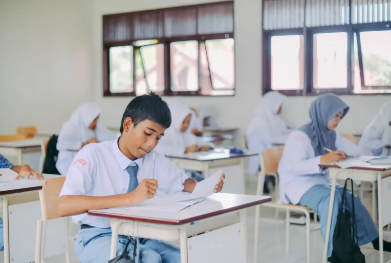 Tanggapan Aktivis JNW — Aktivis Jaringan Nusantara Watch Aji Nur Prasetyo memberikan tanggapan terkait imbauan donasi di sekolah Bekasi.