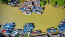 Bank Banten menyalurkan bantuan logistik untuk mendukung operasi SAR di Selat Sunda.