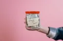 Merencanakan anggaran dengan matang adalah kunci utama liburan akhir tahun yang hemat.