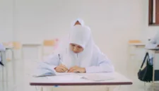 Indonesia Median Foundation menggelar program literasi digital KOMPAS bagi siswa SMP Islam Al-Hikmah di Tangerang Selatan.