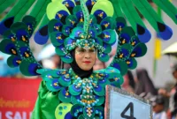 Istri Bunuh Suami — Polisi mengamankan empat tersangka kasus pembunuhan suami dalam koper terkait masalah mantan istri.
