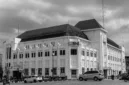 BNI Sekuritas memperkuat jaringan kantor cabang fisik guna mengimbangi penetrasi platform investasi digital.
