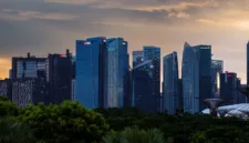 OCBC bersama NielsenIQ merilis Financial Fitness Index 2026 yang menunjukkan penurunan skor kesehatan keuangan generasi muda menjadi 39,64.