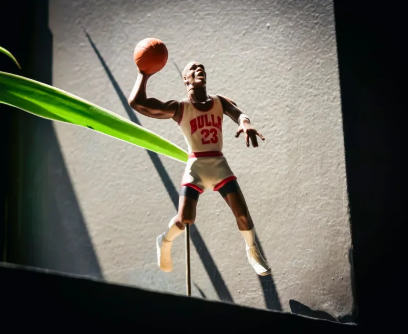 Cooper Flagg bermain untuk Dallas Mavericks dan menyamai pencapaian legenda Michael Jordan di NBA.