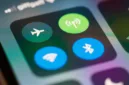 Pengguna iPhone harus mewaspadai celah keamanan saat terhubung ke jaringan Wi-Fi publik di tempat umum.
