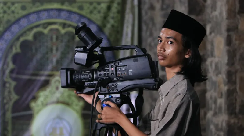 Ketua Komisi Hukum dan Perundang-undangan Dewan Pers Abdul Manan memberikan keterangan terkait UU Pers.