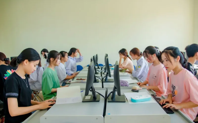 Suasana kegiatan Penerimaan dan Penyambutan Mahasiswa Baru Fikom Unisba tahun 2026.