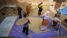 Kondisi terkini kawasan lembah Bhotekoshi yang hancur setelah diterjang banjir bandang pada Senin, 21 September 2026.