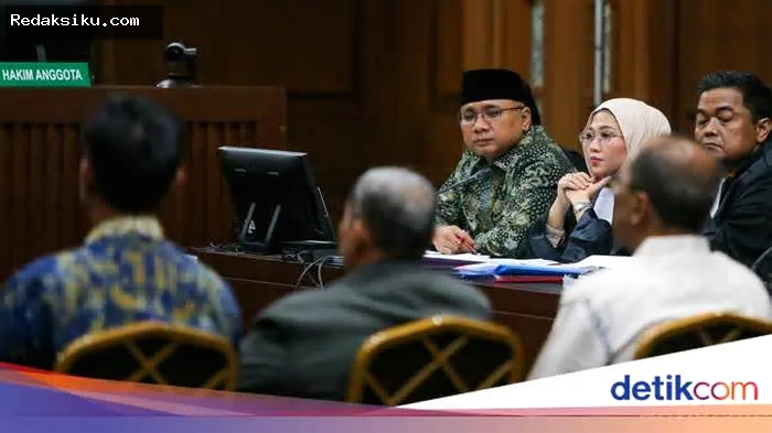 Penjelasan Eks Menag Yaqut Usai Marah di Rapat Pansus Haji DPR Penjelasan Eks Menag Yaqut Usai Marah di Rapat Pansus Haji DPR